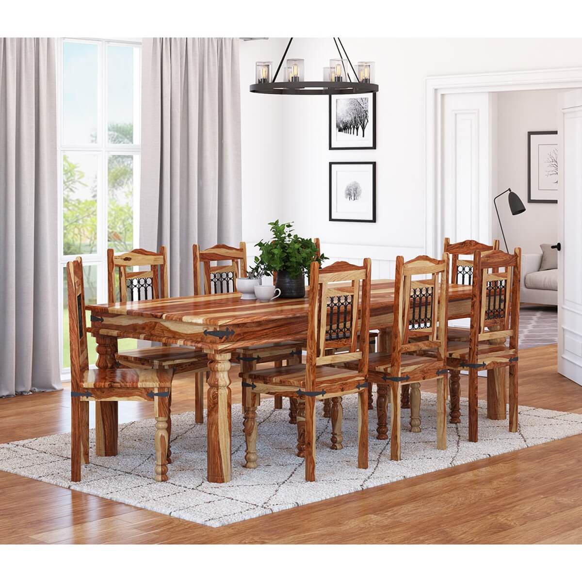 Dining Tables: Choose the Right Shape, Size and Material