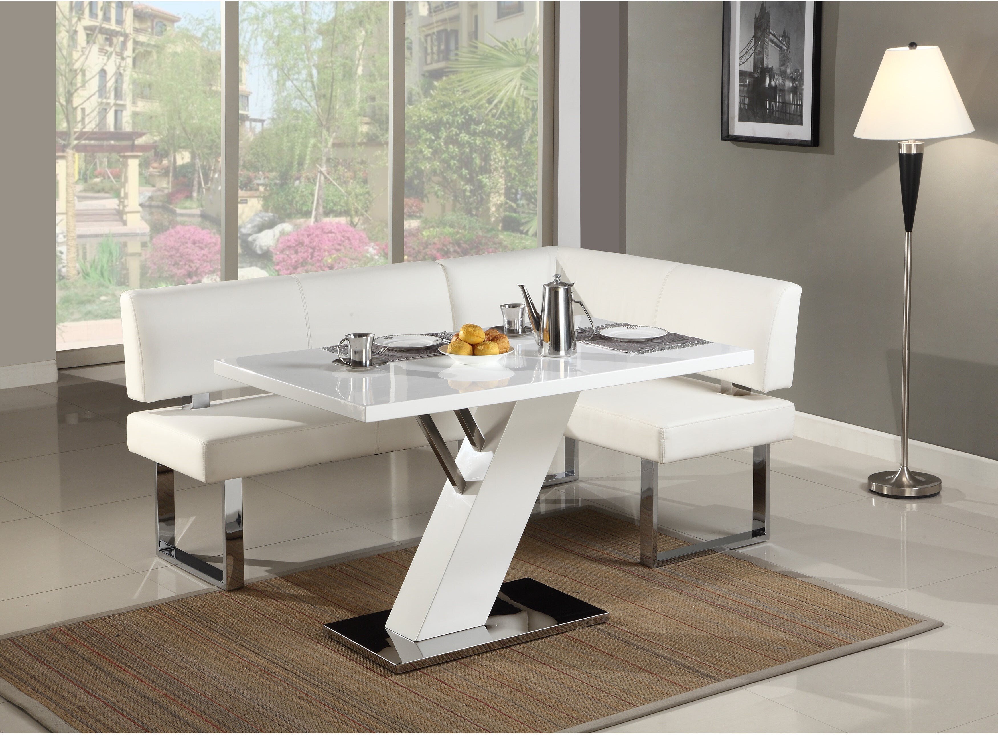 Corner Dining Benches: Matching the Table Shape