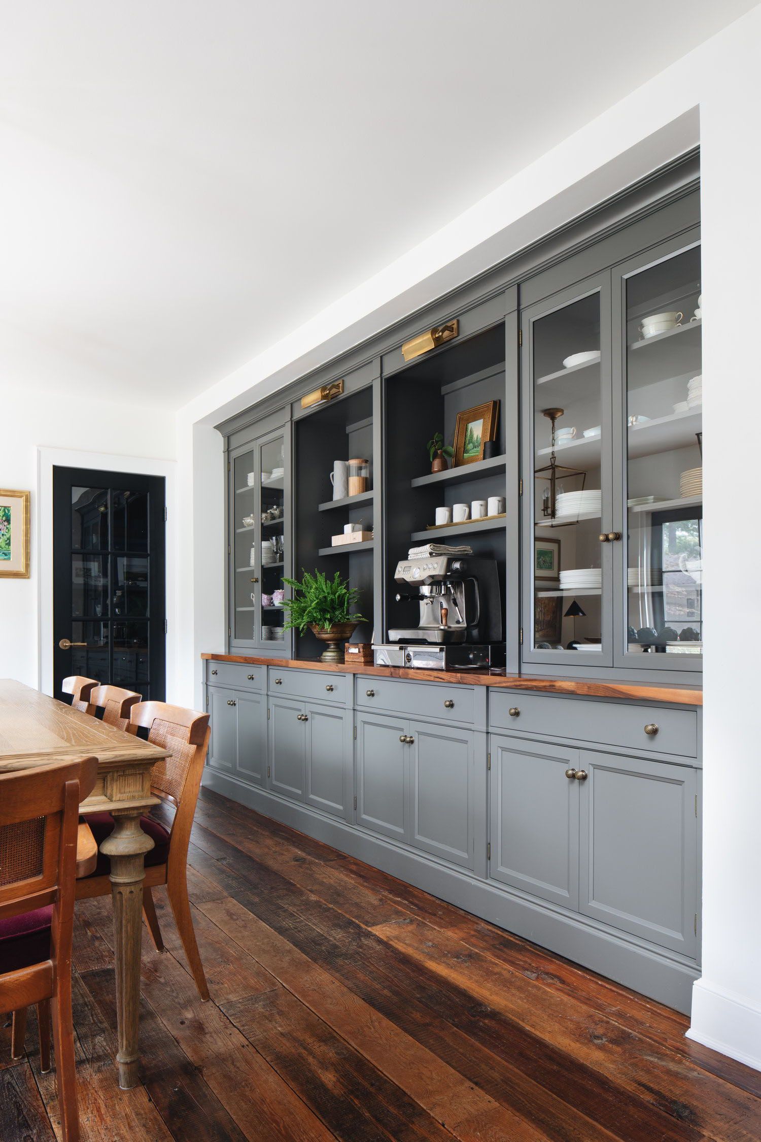 Dining Room Storage Cabinets: Dishes, Linens and Display