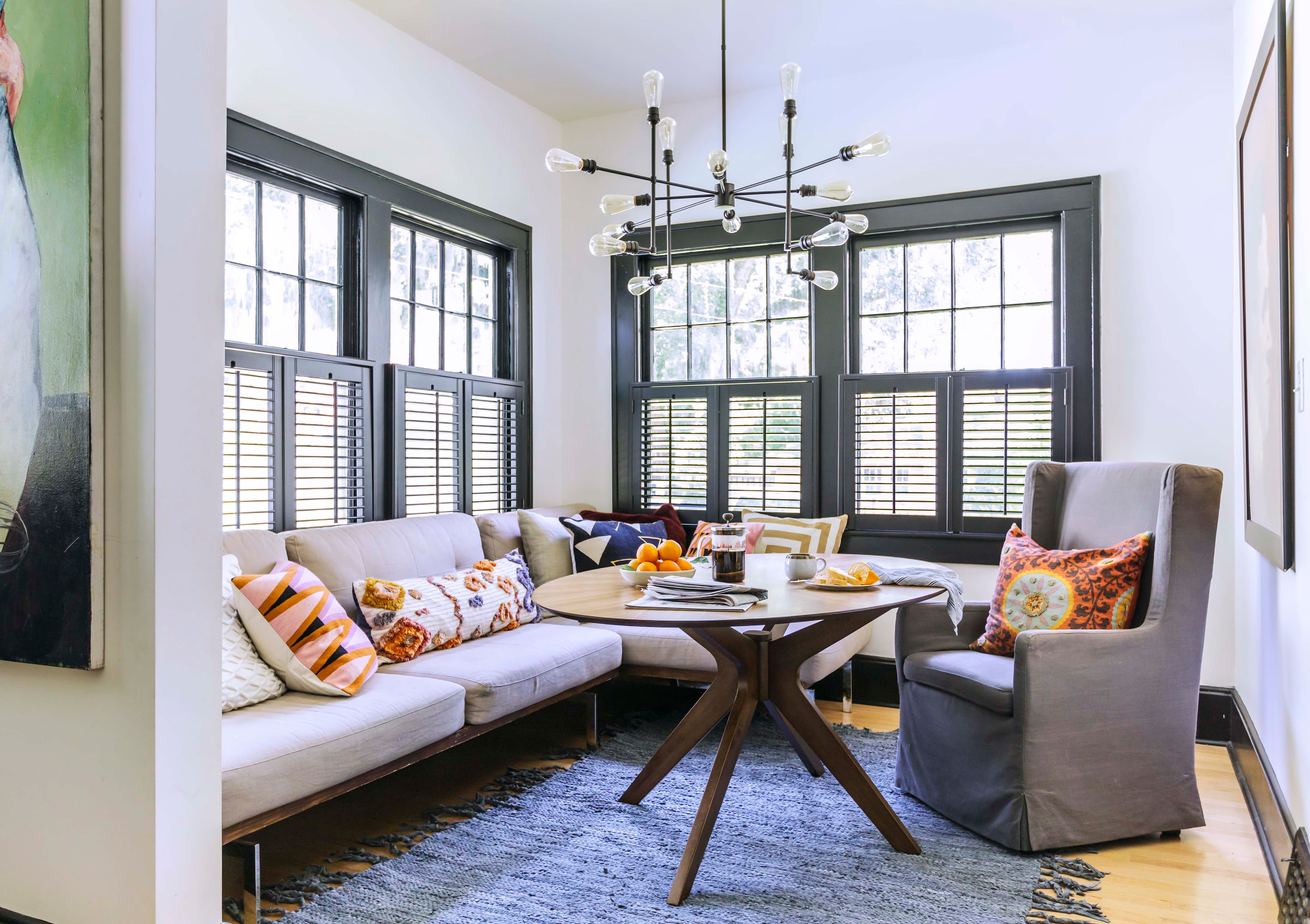 Breakfast Nooks With a Couch: Comfort and Table Height
