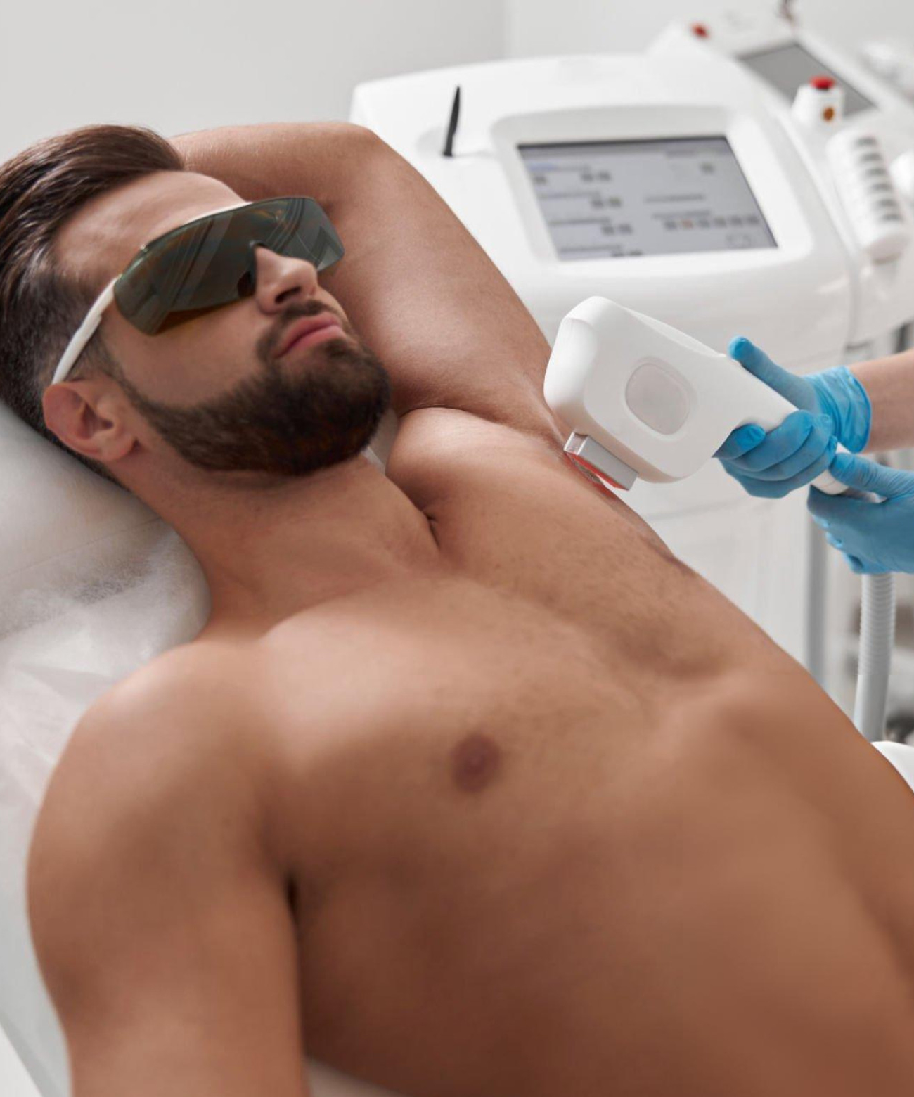 How Men Can Compare Laser Hair Removal Clinics Nearby