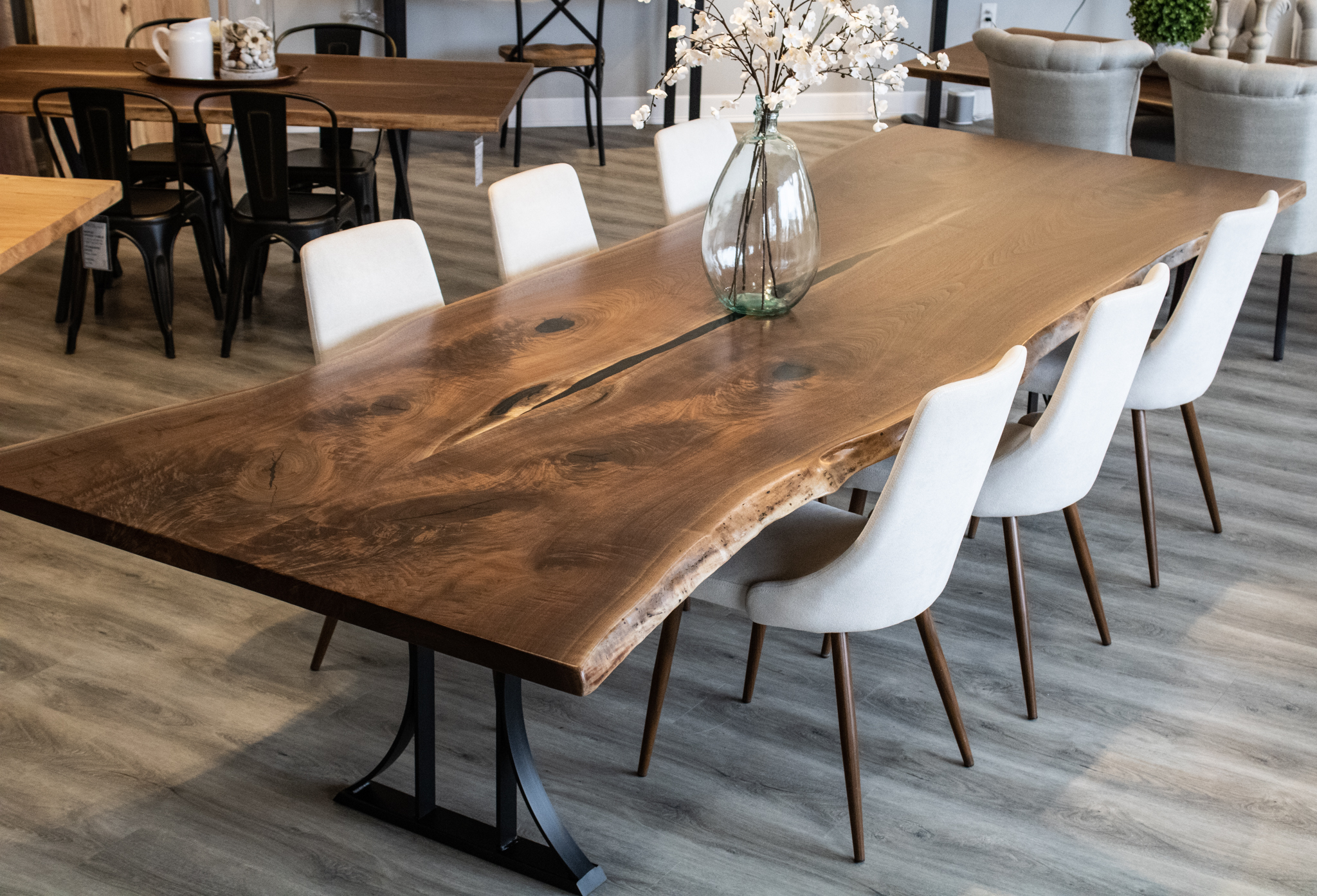 How to Compare Wood Tables and Finishes