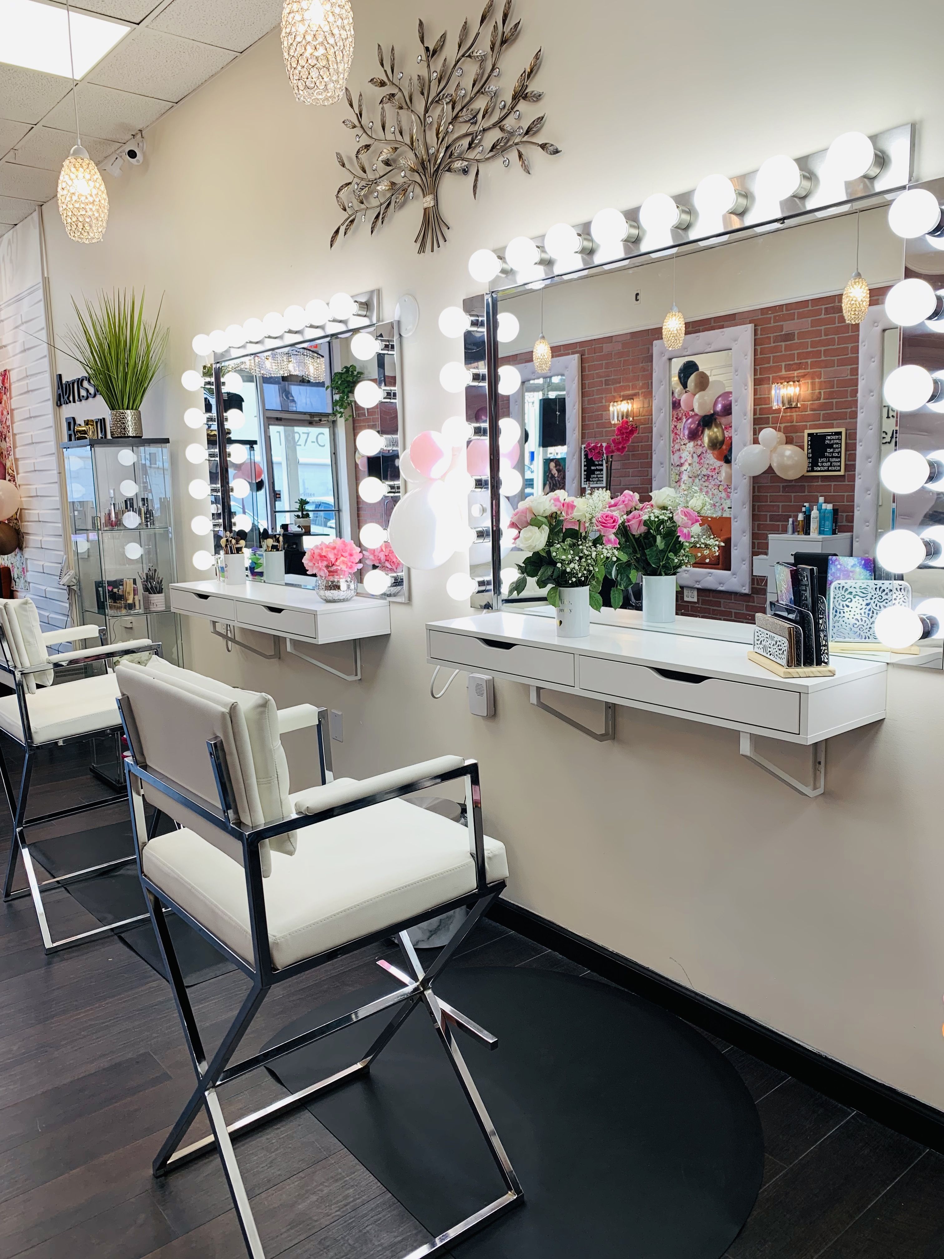 How to Stock Makeup Products for a Salon