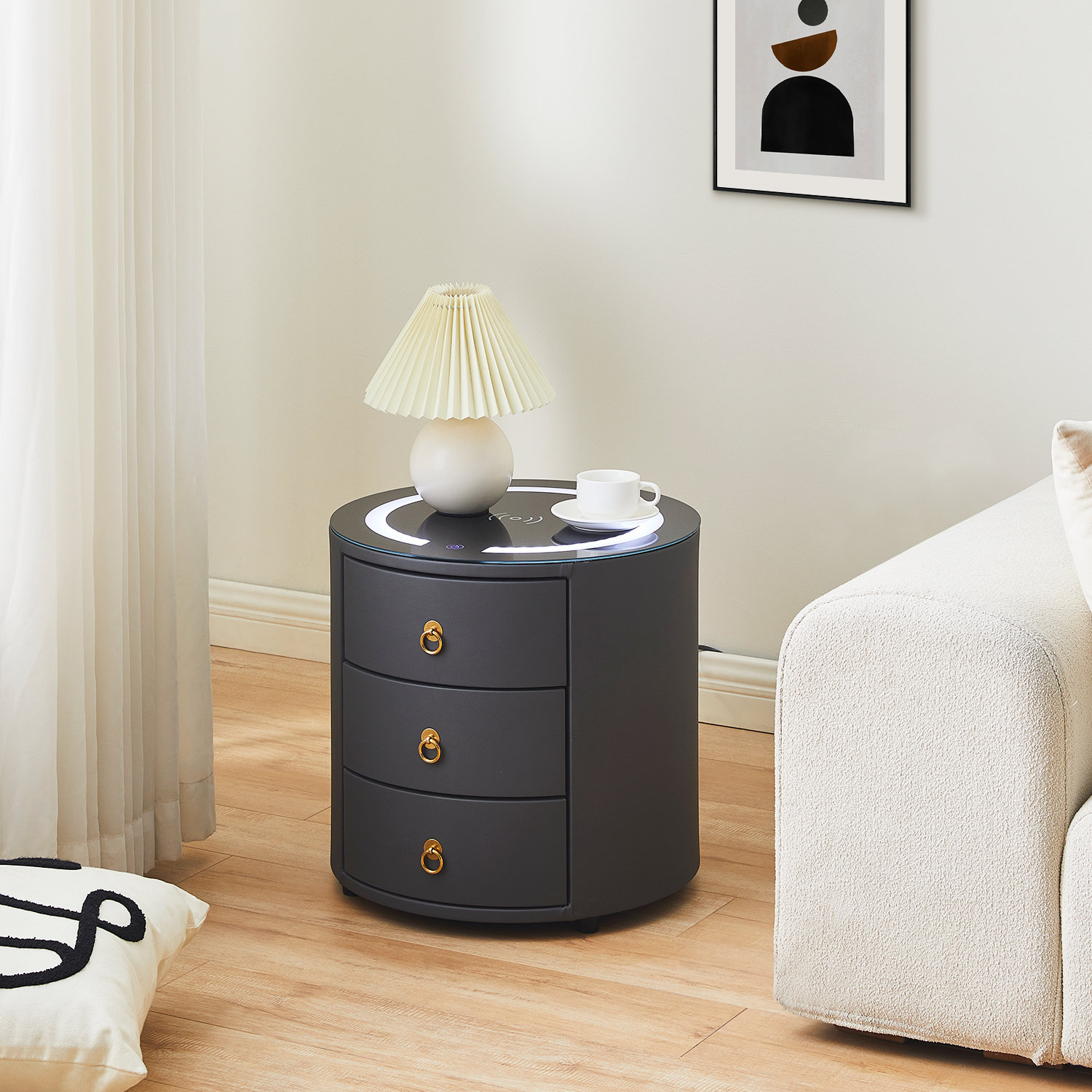 Round Nightstands: Soft Corners in the Bedroom
